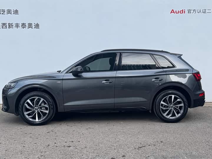 Audi Q5L 2023 40 T — фото 27