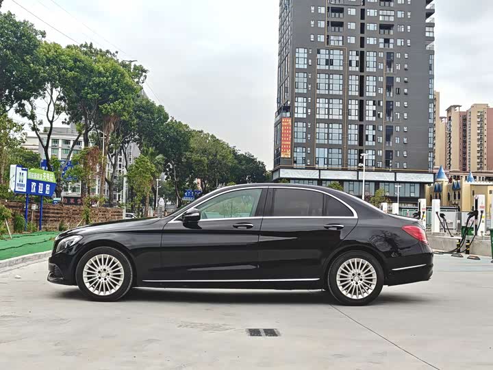 Mercedes-Benz C-Class 2015 C 200 L — фото 4