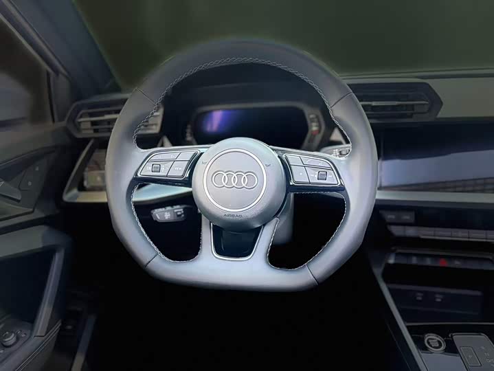 Audi A3 2023 Sportback 35 TFSI Sport — фото 11