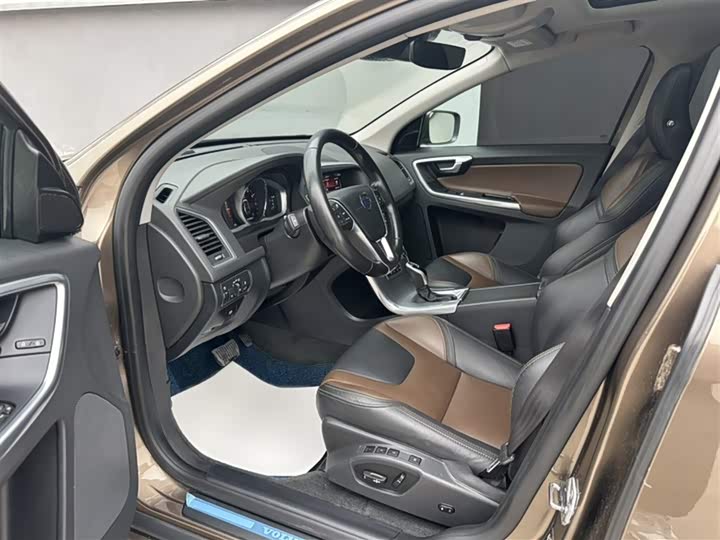 Volvo XC60 2017 T 5 AWD — фото 7