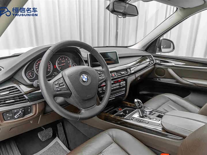 BMW X5 2015 x Drive 28i — фото 12