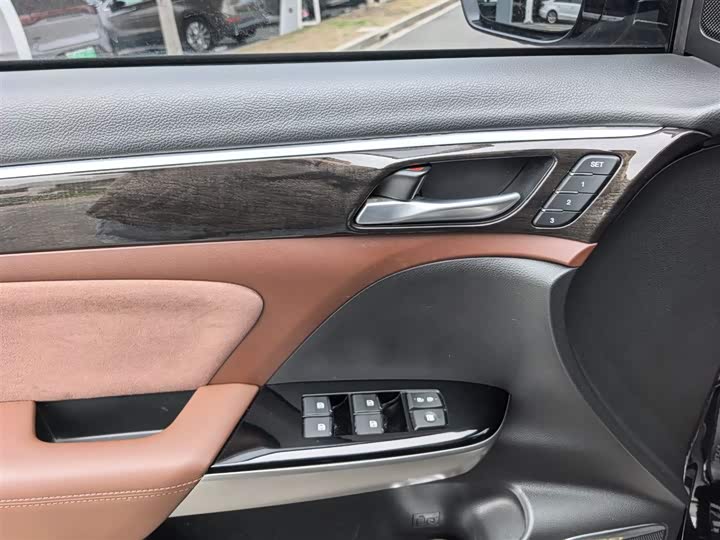 Trumpchi GS8 2019 390 T 2 WD ( ) — фото 13