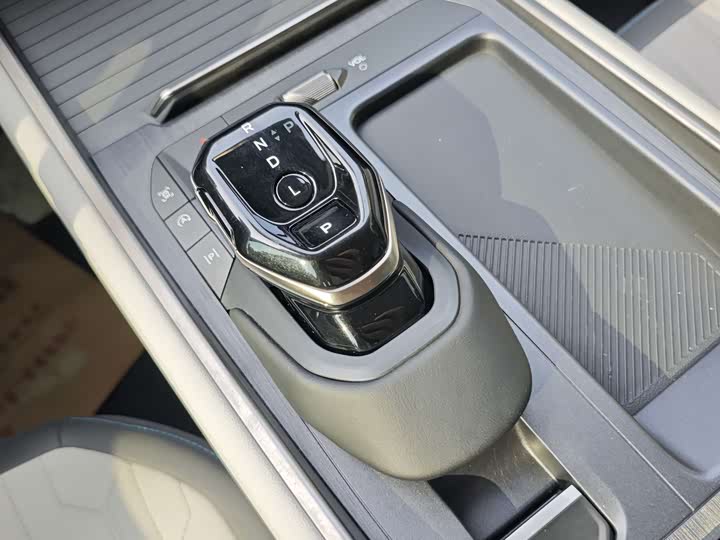 Ford Edge — фото 18