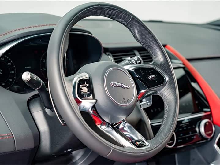 Jaguar E-PACE 2024 R-DYNAMIC S — фото 9