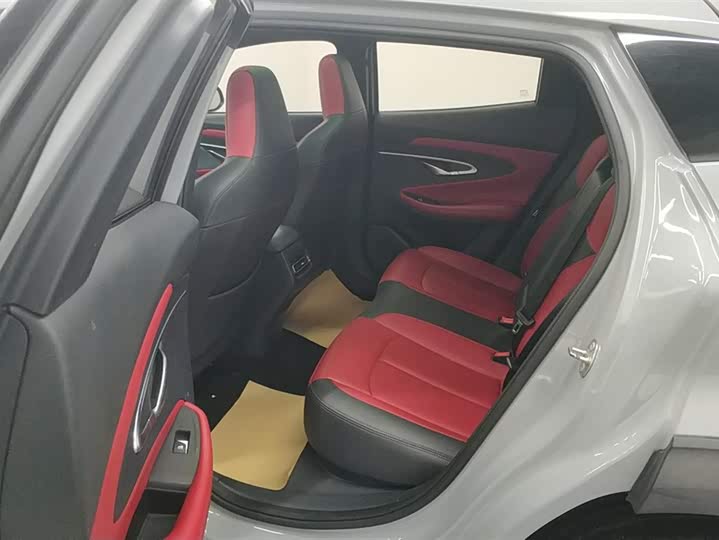 Changan UNI-T 2020 1.5 T Flagship — фото 11