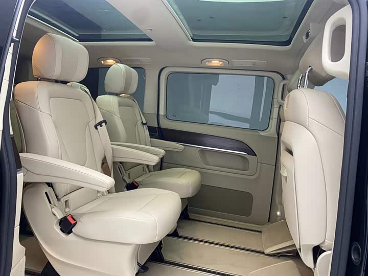 Mercedes-Benz V-Class 2022 V 260 — фото 26