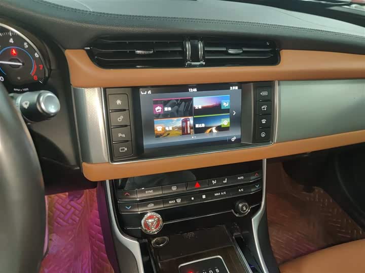 Jaguar XFL 2018 XFL 2.0 T 200 PS — фото 13