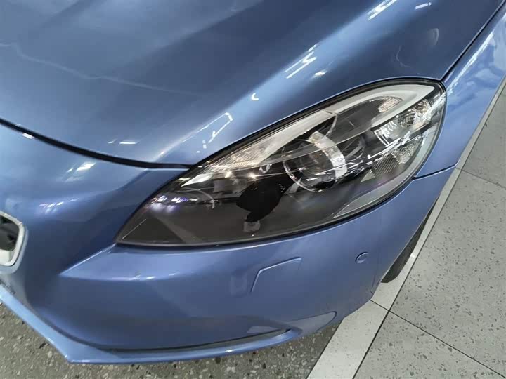 Volvo V40 2016 T 3 — фото 18