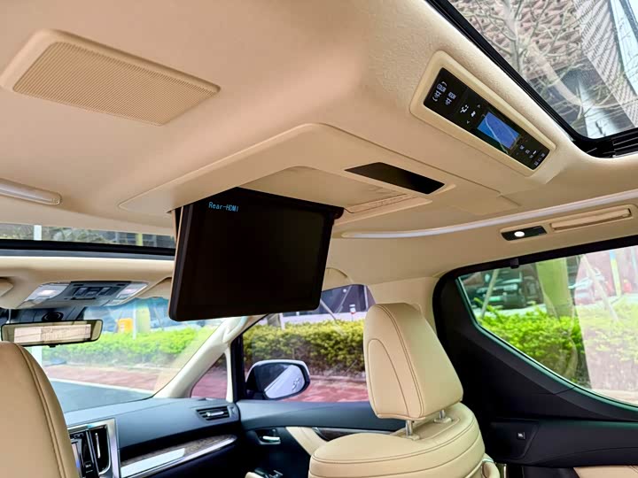 Toyota Alphard — фото 20