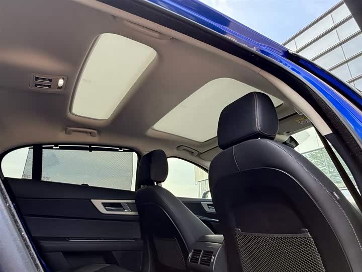 Jaguar XEL 2018 2.0 T 200 PS — фото 24