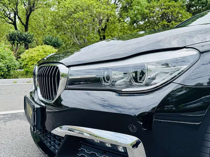 BMW 7 Series — фото 15