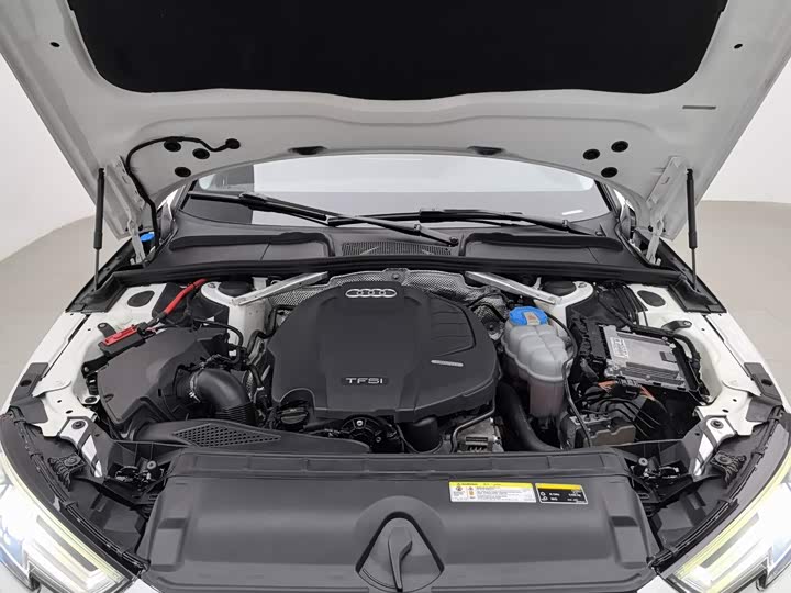 Audi A4L 40 TFSI стиль V — фото 6