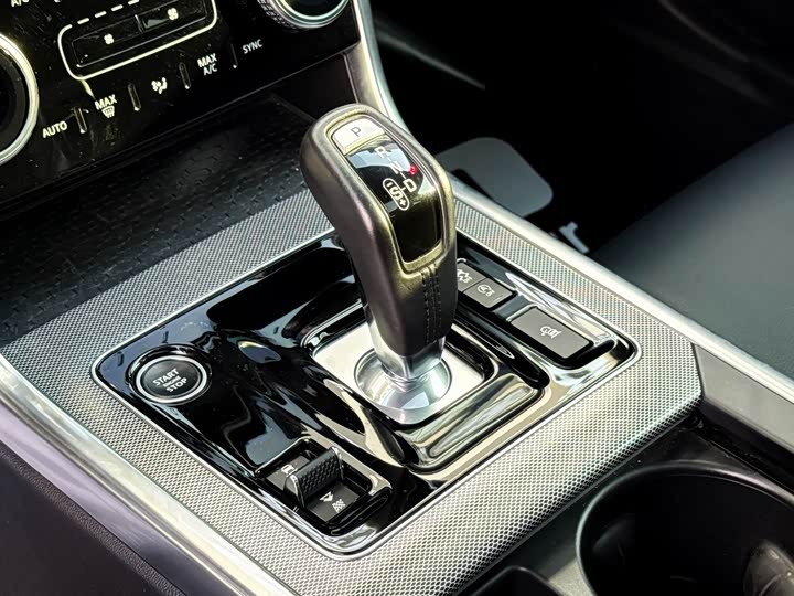 Jaguar XEL 2020 2.0 T 200 PS R-DYNAMIC — фото 16