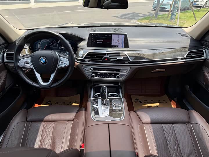 BMW 7 Series 740Li продвинутая — фото 7