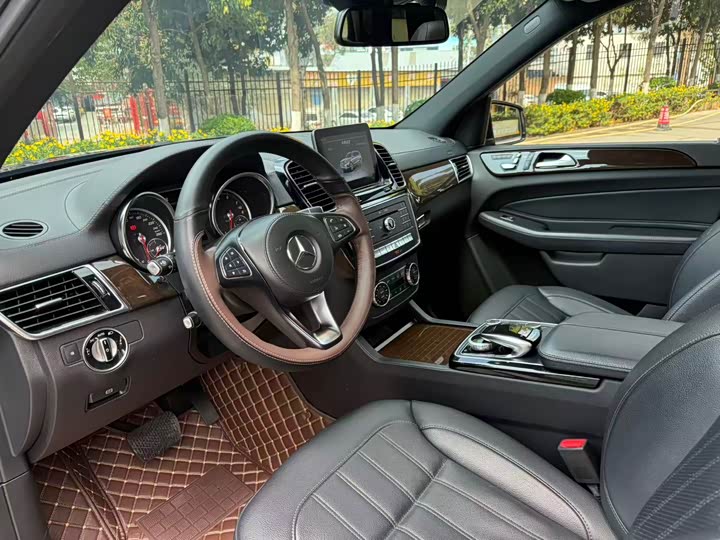Mercedes-Benz GLS 2018 GLS 400 4 MATIC — фото 28