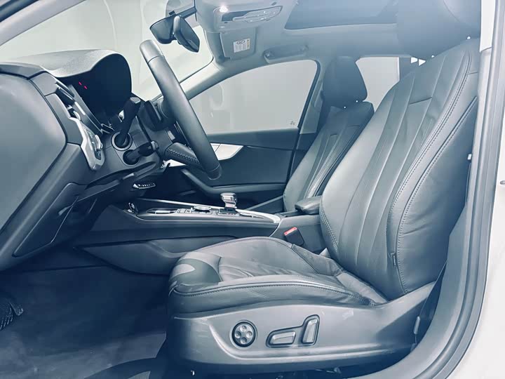 Audi A4L 2019 40 TFSI V — фото 8
