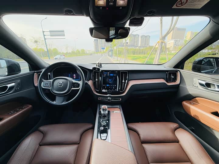 Volvo XC60 2022 B 5 4 WD — фото 12