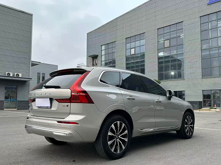 Volvo XC60 2024 B 5 4 WD — фото 2
