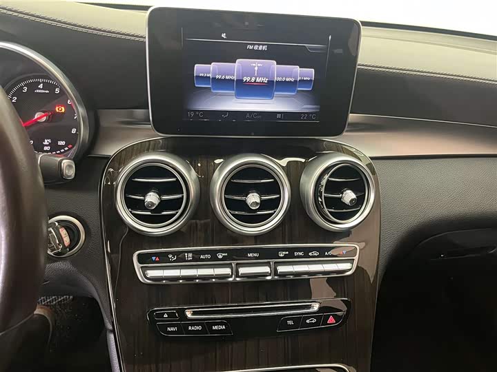 Mercedes-Benz GLC 2017 GLC 260 4 MATIC Luxury — фото 16