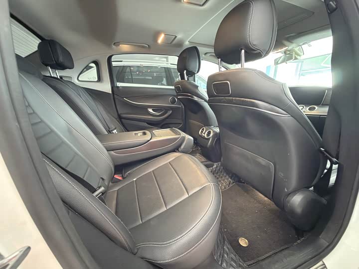 Mercedes-Benz E-Class 2018 E 200 L Sport — фото 7