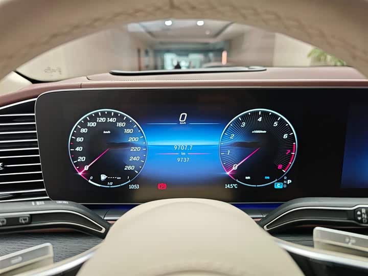 Maybach GLS 2025 GLS 600 4 MATIC — фото 10
