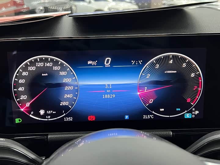 Mercedes-Benz GLA 2024 GLA 220 — фото 11