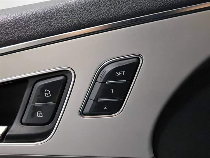 Audi Q7 2019 45 TFSI Comfort — фото 12