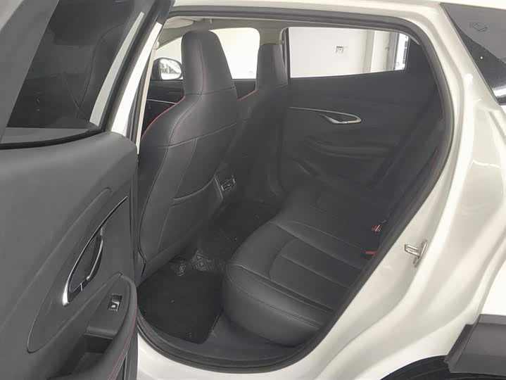 Changan UNI-T 2020 1.5 T Premium — фото 11