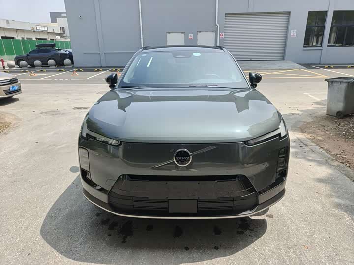 Volvo XC70 Hybrid 2026 4 WD Plus — фото 2