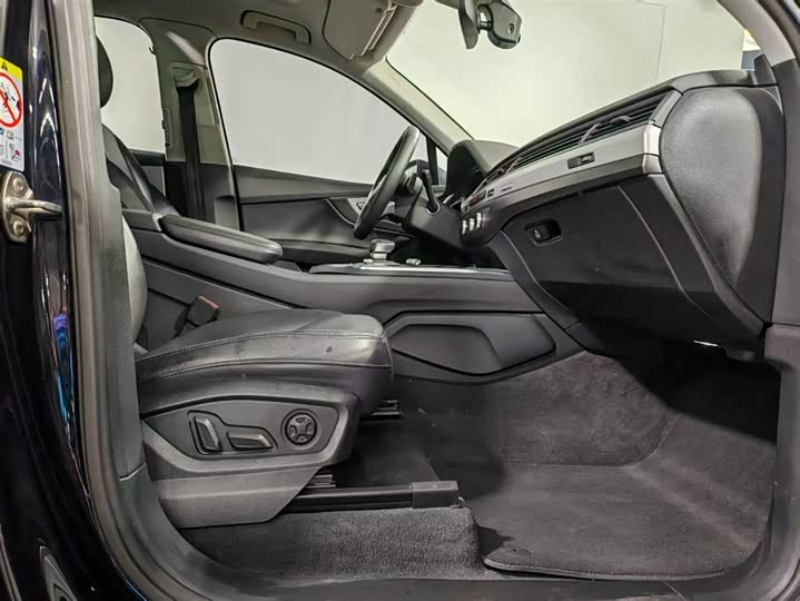 Audi Q7 2019 45 TFSI Comfort — фото 7