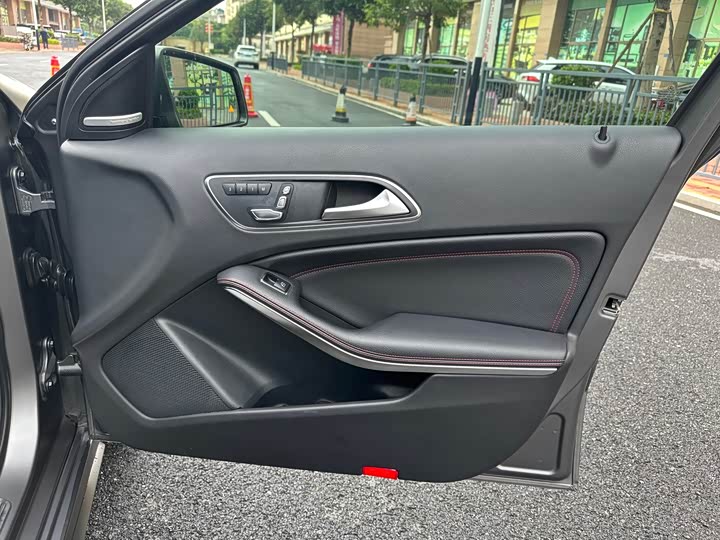 Mercedes-Benz A-Class AMG A 45 4MATIC — фото 16