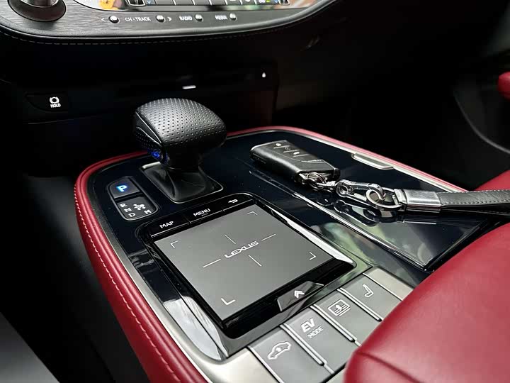 Lexus LS 2018 500h F SPORT V — фото 2