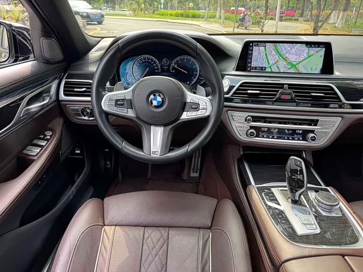 BMW 7 Series 730Li премиум M спортпакет — фото 11