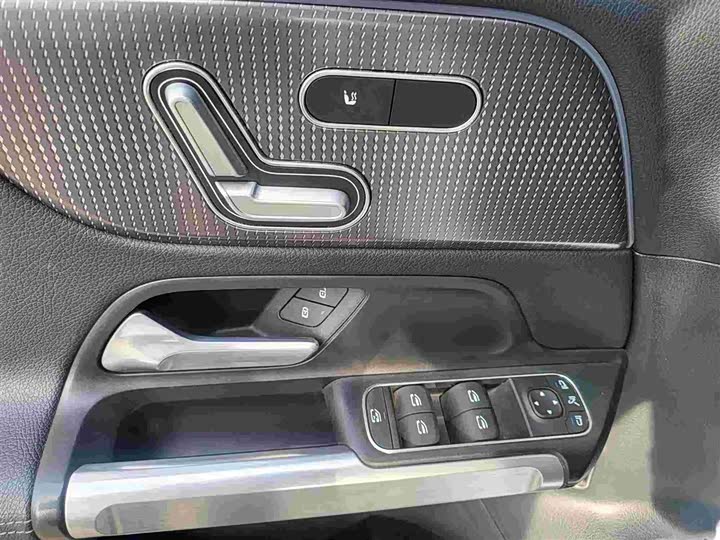Mercedes-Benz GLB 2020 GLB 200 — фото 6