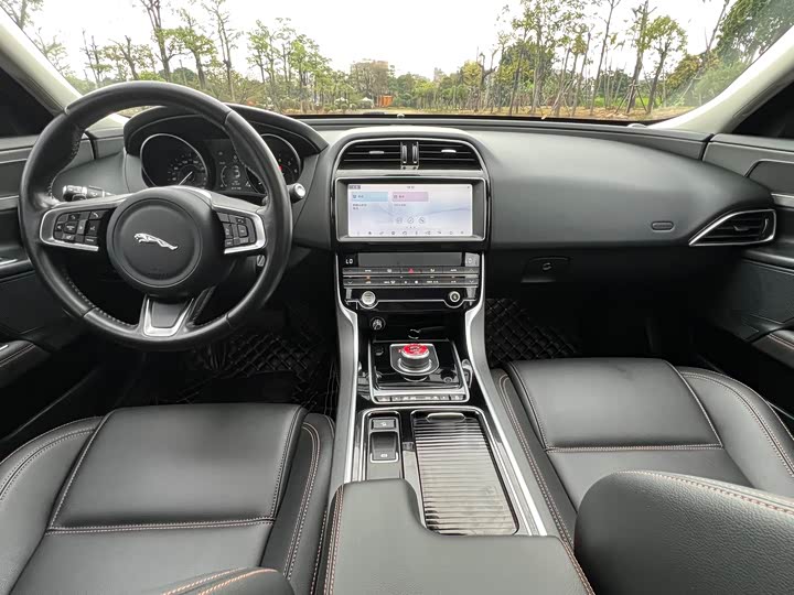 Jaguar XEL 2019 2.0 T 200 PS — фото 13