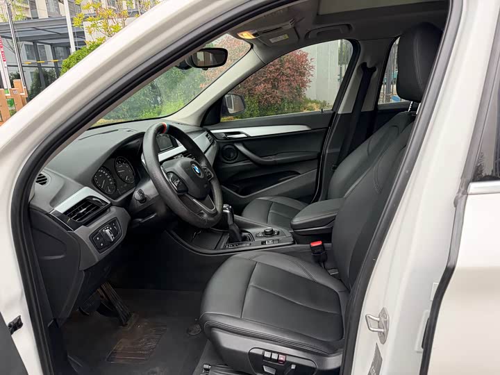 BMW X1 2019 s Drive 20 Li Leading — фото 3
