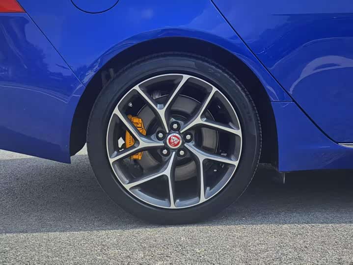 Jaguar XEL 2019 2.0 T 200 PS — фото 17