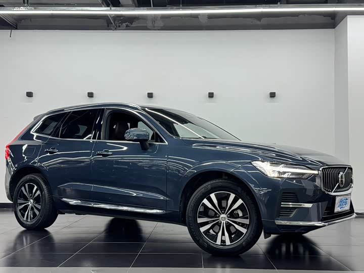 Volvo XC60 2023 B 5 4 WD — фото 13