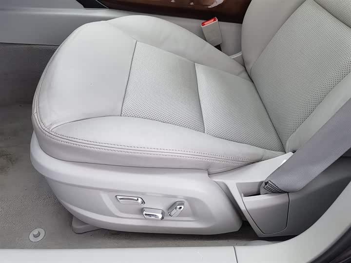 Hongqi H7 2015 3.0 L Premium — фото 20
