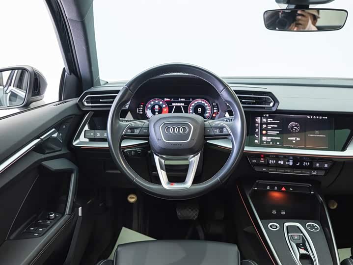 Audi A3 2025 A 3 L Limousine 35 TFSI — фото 18