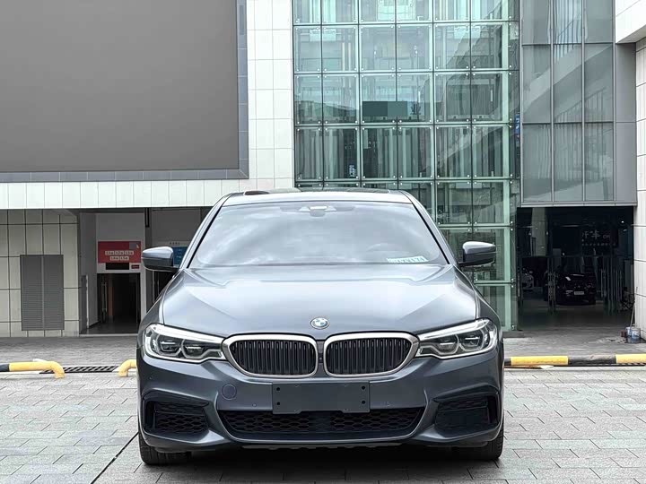 BMW 5 Series 540i M спортпакет — фото 2