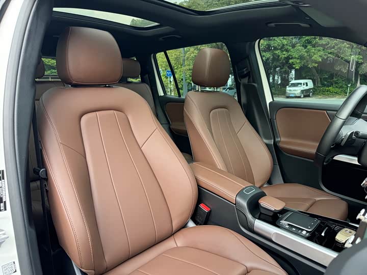 Mercedes-Benz GLB 2021 GLB 200 — фото 17