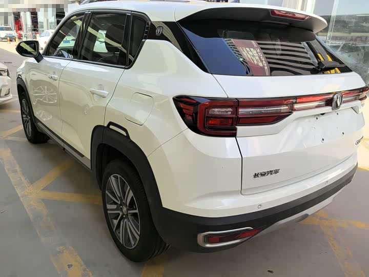 Changan CS35 PLUS 2019 1.6 L MT — фото 4