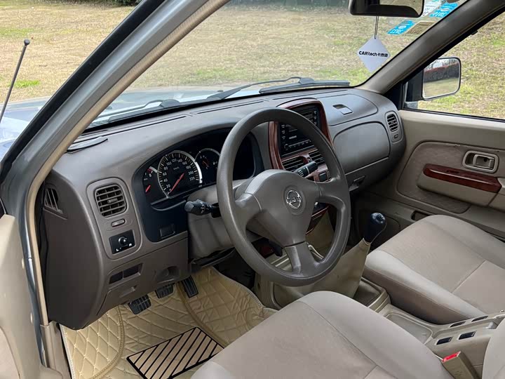 Nissan ZN 2013 2.4 L 2 WDLuxury 5 — фото 8