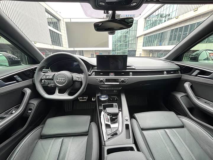 Audi A4L 40 TFSI люкс-динамик — фото 6