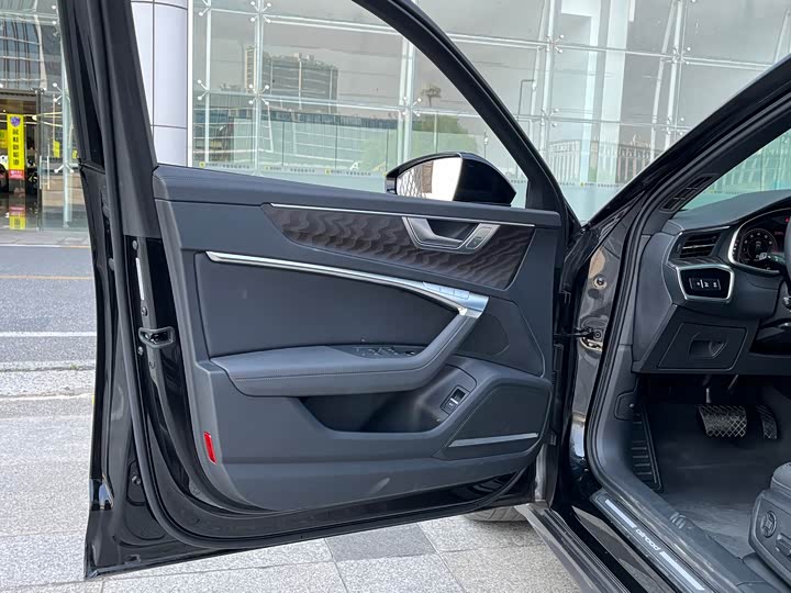 Audi A 6 2022 allroad quattro 55 TFSI — фото 14