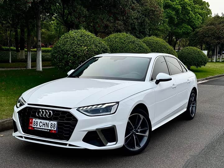 Audi A4L 2020 40 TFSI — фото 1