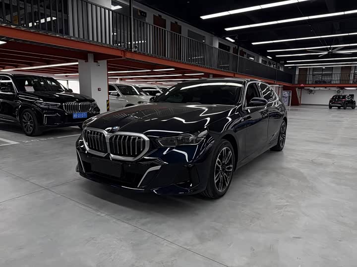 BMW 5-Series 2025 530 Li Leading M
