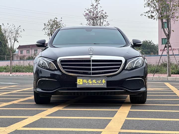 Mercedes-Benz E-Class 2019 E 300 L Luxury — фото 2