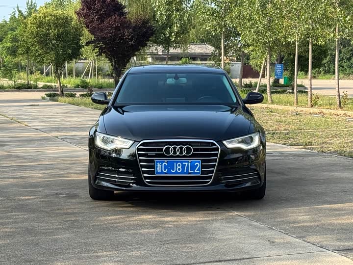 Audi A6L 35 FSI quattro комфорт — фото 2